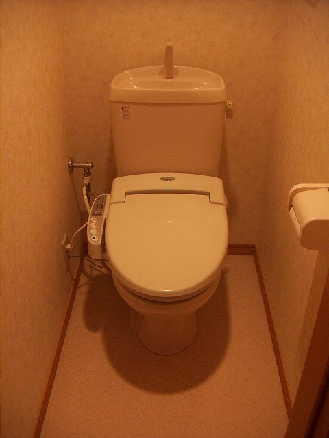 Toilet. It does not is crowded considered here in the morning