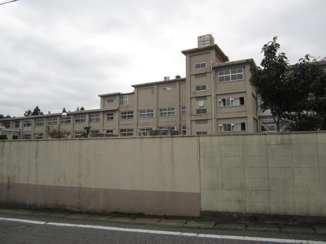 high school ・ College. 208m to Gunma Prefectural Omama High School