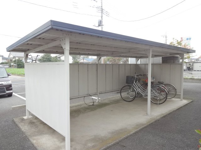 Other common areas. There is also a bicycle parking ☆ It is close to be carried out by bicycle to the north side of the JUST
