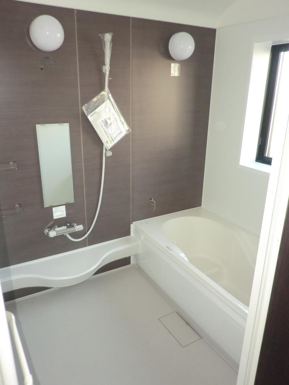 Bathroom. Bathing is also of course has been replaced with the latest unit bus. Please spend a relaxing time with your family in a large bath of 1.25 square meters of new (^ O ^) / 