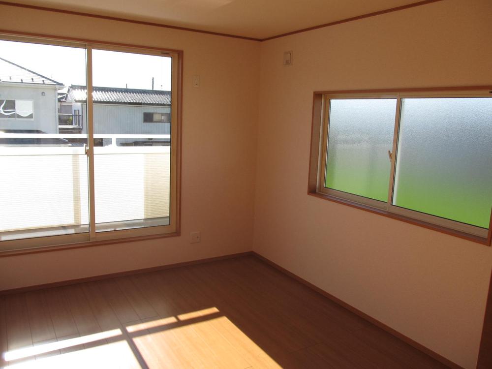 Same specifications photos (Other introspection)