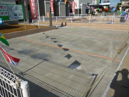 Parking lot. Parallel parking three possible