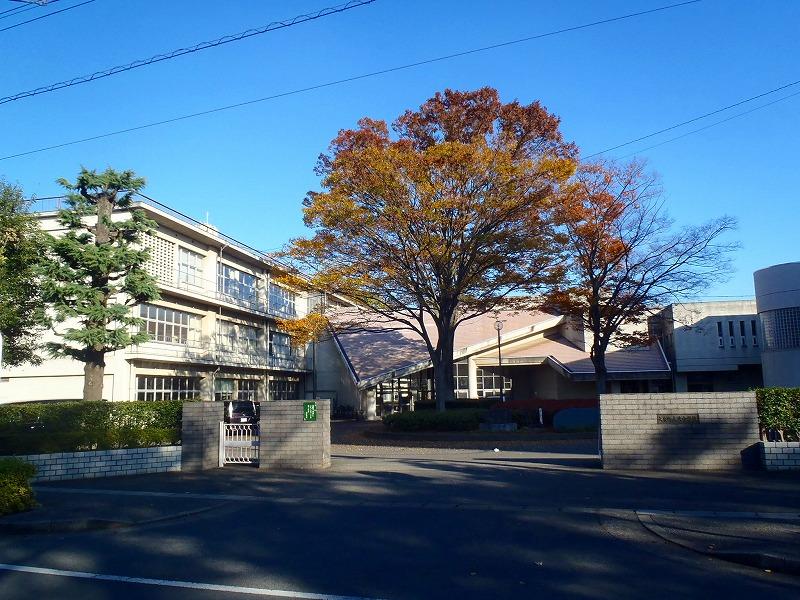 Junior high school. 725m to Oizumi Tatsukita junior high school