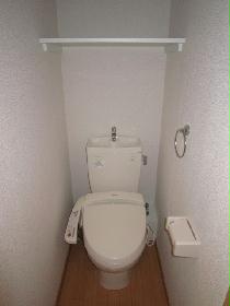 Toilet. Washlet Available / Storage shelves Yes
