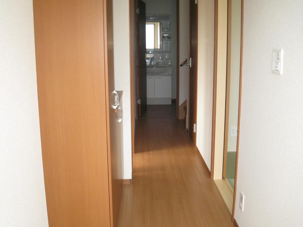 Other introspection. Indoor (September 2013) Shooting