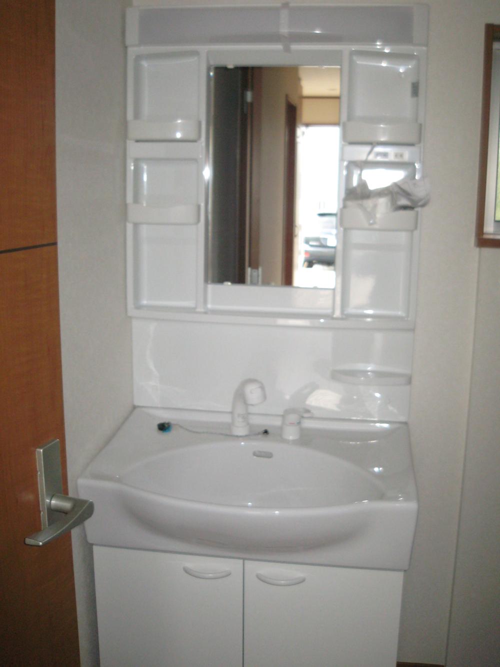 Wash basin, toilet. Indoor (September 2013) Shooting