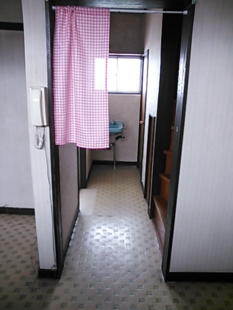 Washroom. But not independent, It is one of the way to use bumping bar, etc.