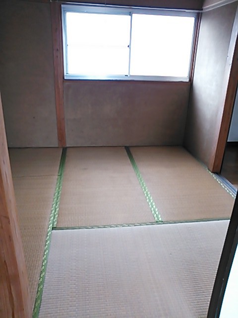 Living and room. It is the second floor of the north side of the Japanese-style room