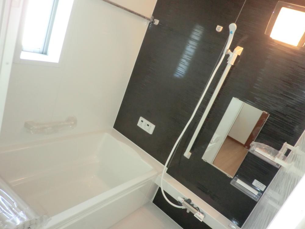 Same specifications photo (bathroom). The company construction cases