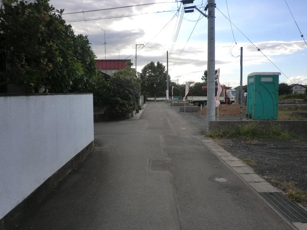 Local photos, including front road. South