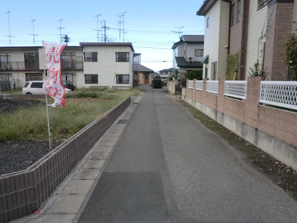 Local photos, including front road. East side