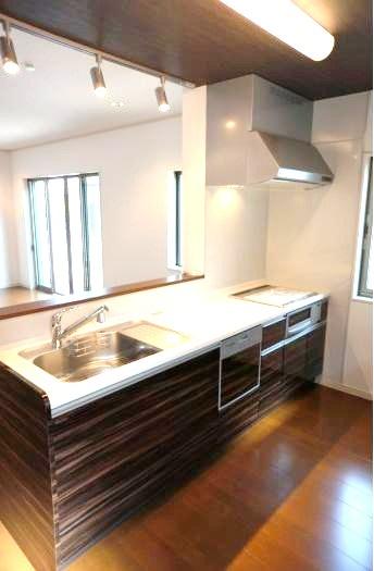 Same specifications photo (kitchen)