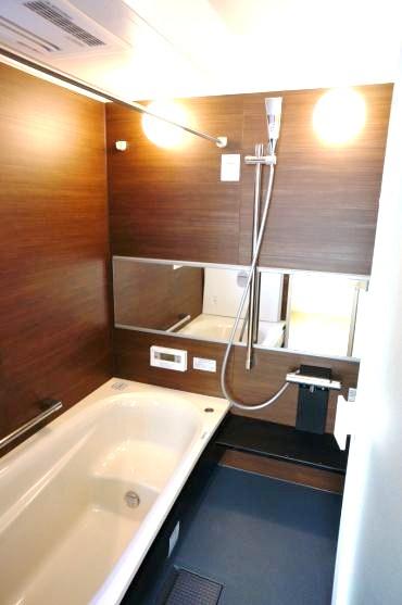 Same specifications photo (bathroom)