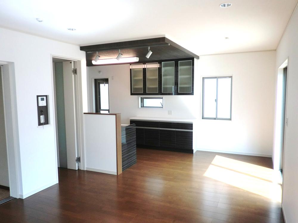 Same specifications photos (living)