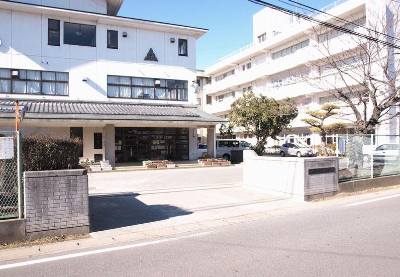 Junior high school. 1531m to Ota City Southern Junior High School