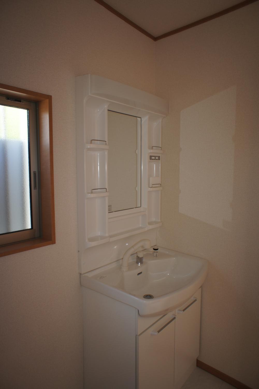 Wash basin, toilet. Indoor (September 2013) Shooting