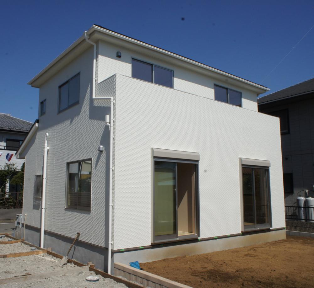 Local appearance photo. Local (September 2013) Shooting Building 2