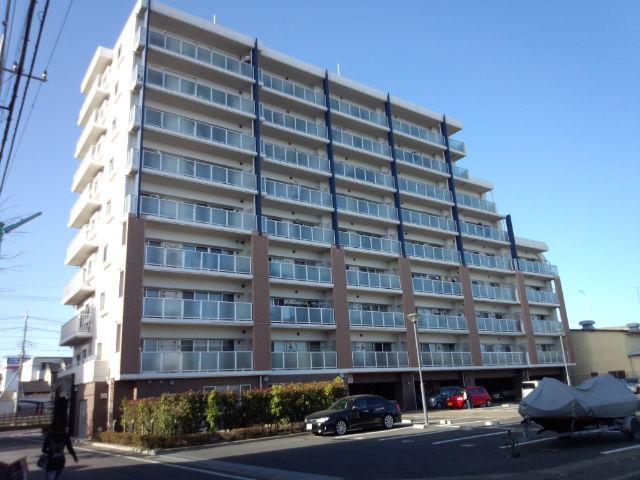Local appearance photo. Local (April 2013) is a bright apartment in a shooting south-facing.