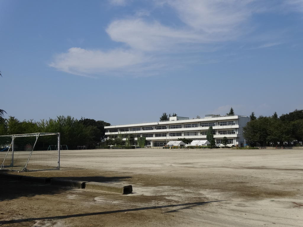 Primary school. 734m to Ota Municipal Yabuzukahon, Gunma south elementary school (elementary school)