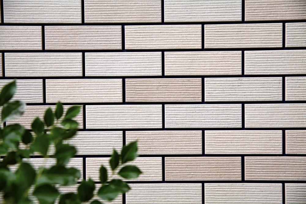 Other Equipment. Strong tile to scratches and dirt, Economic No need for repainting! The most deterioration advances easily outer wall in the house, We will continue to firmly defend a long time at a high durability! 