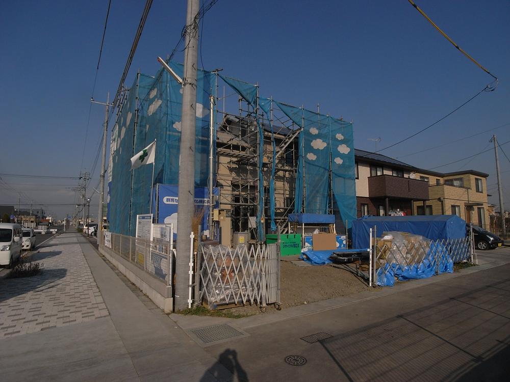 Local photos, including front road. Local (12 May 2013) Shooting