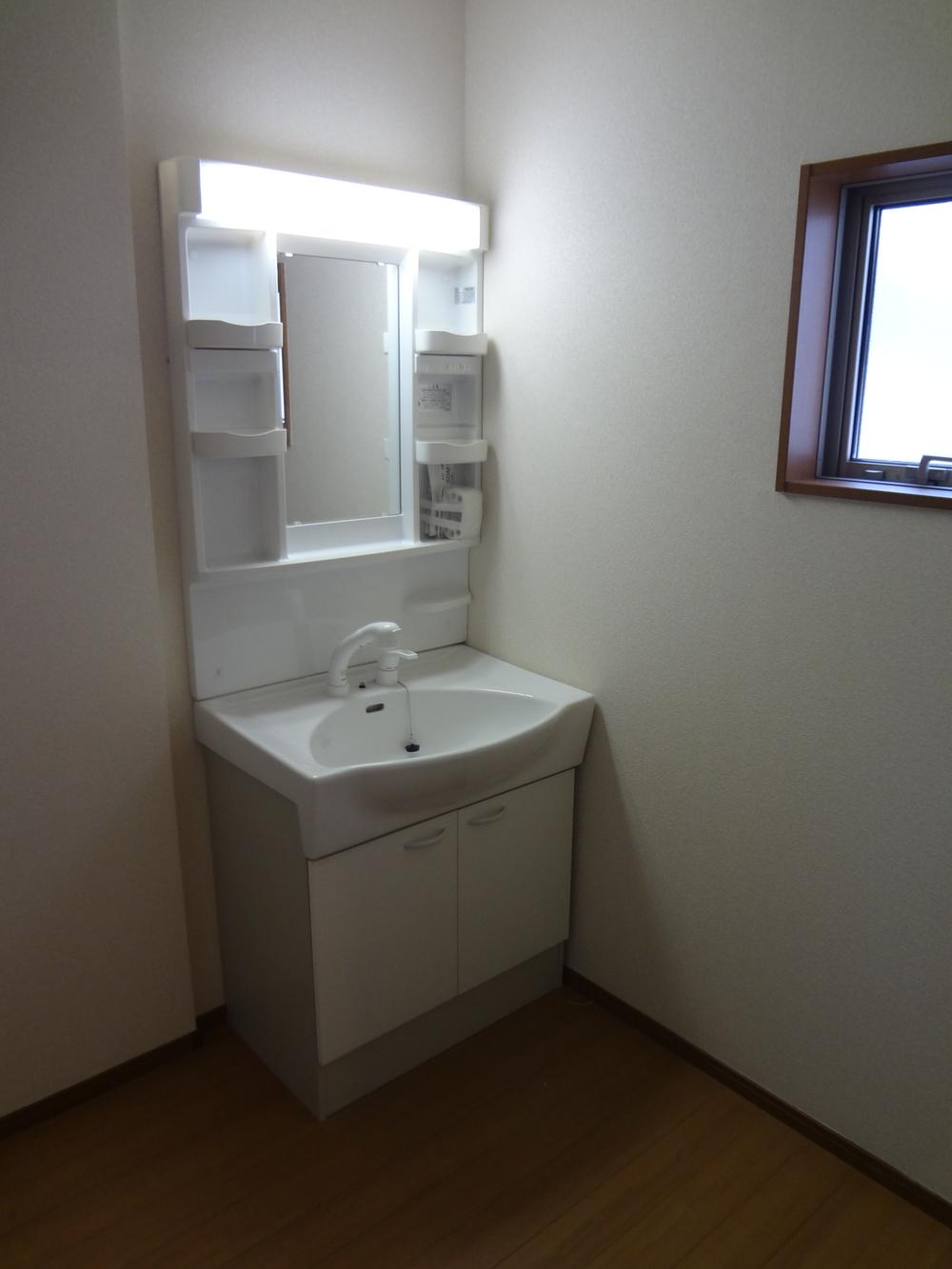 Wash basin, toilet. Building 2 washstand enforcement example photo