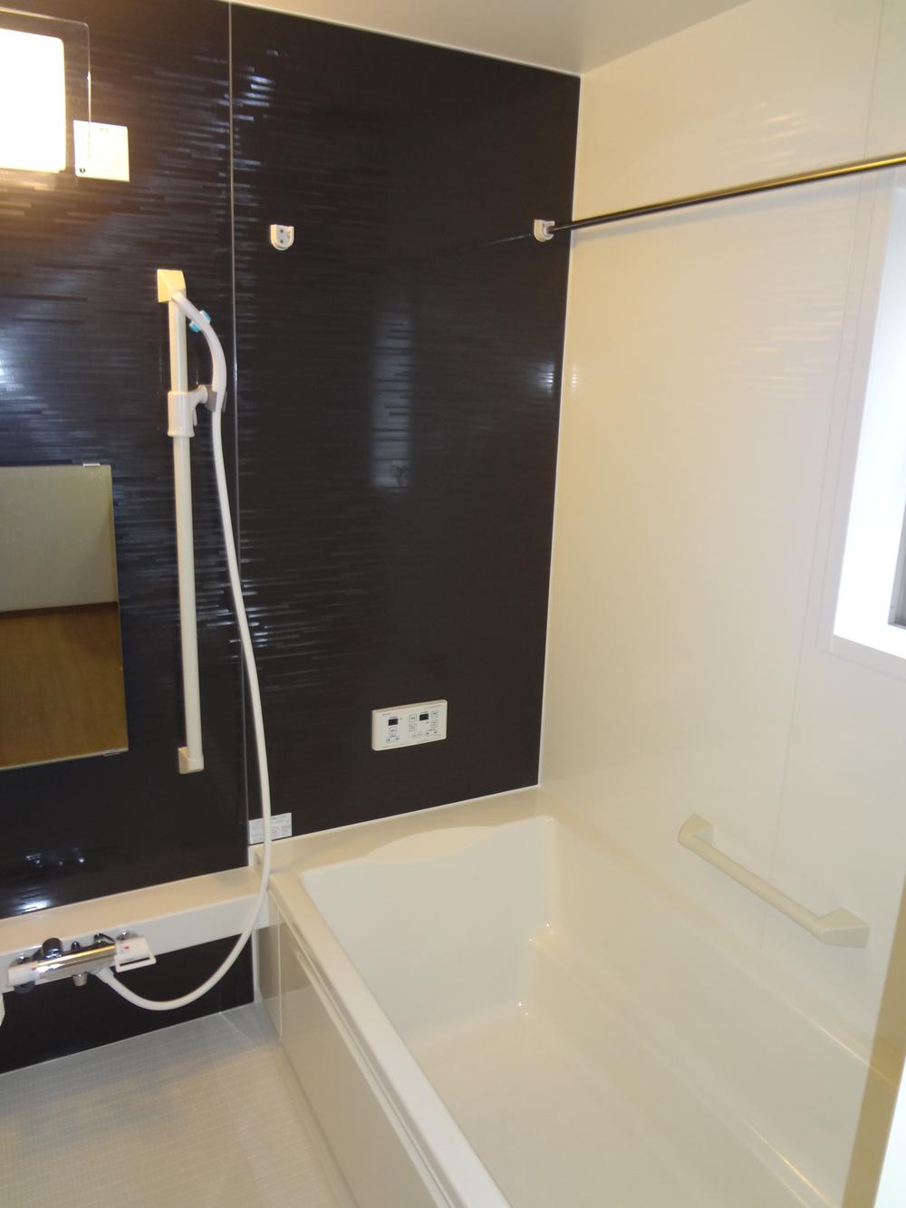 Same specifications photo (bathroom). 1 Building same specification bathroom