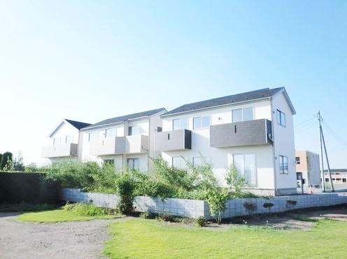 Local appearance photo. All building day is good. 