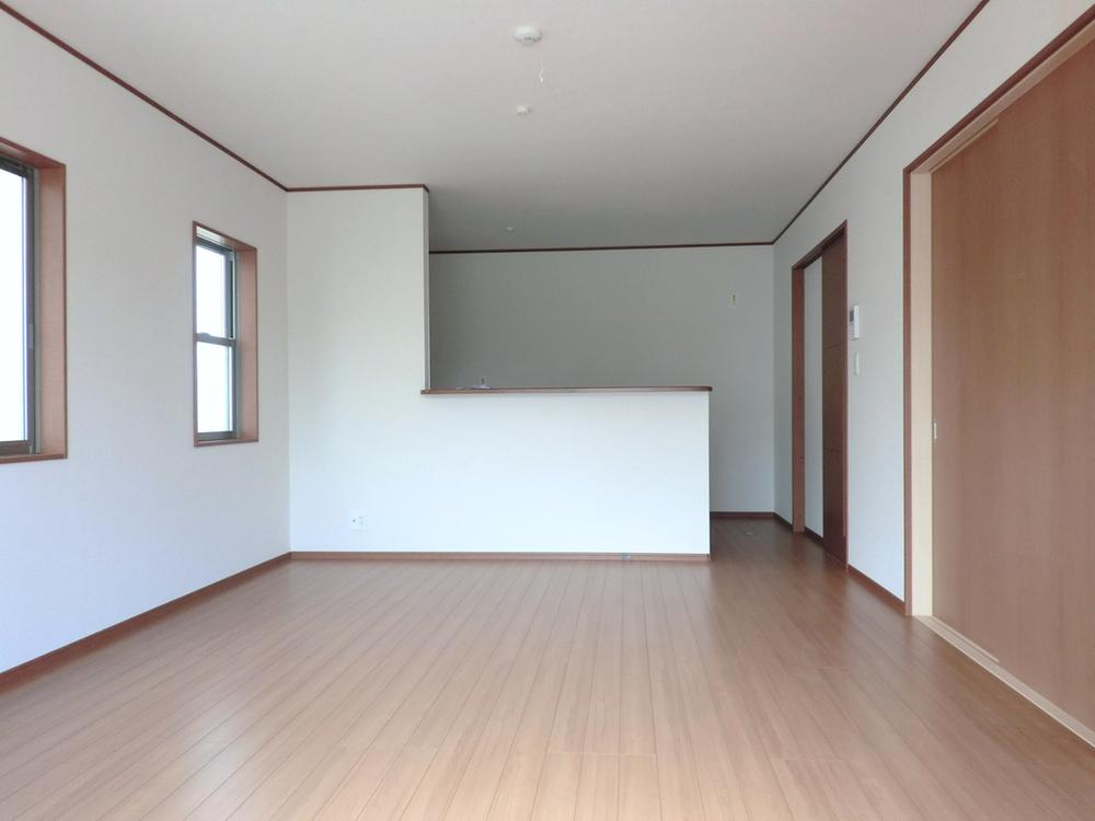 Same specifications photos (living)