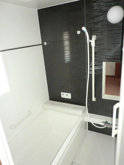 Bathroom. Is Otobasu with bathroom ventilation drying heater. Ya as a drying room for laundry, In the cold winter, By pre-heating, It warmed up to washroom, You You can use comfortably (^ _ ^) v