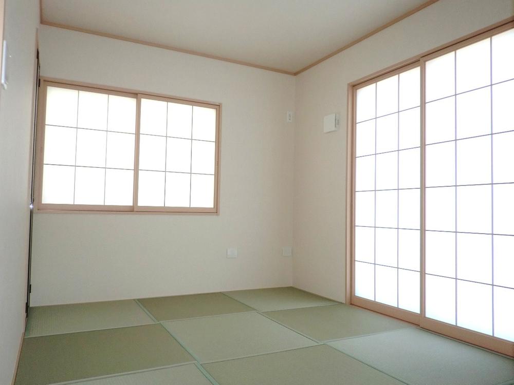 Same specifications photos (Other introspection)