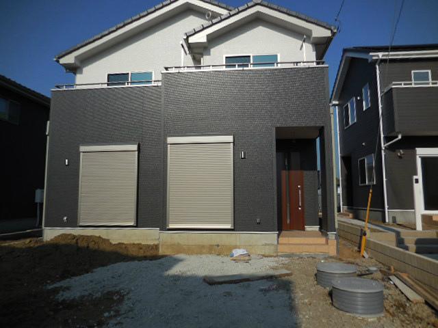 Local appearance photo. Local (11 May 2013) Shooting