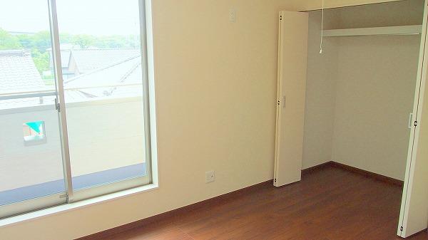 Non-living room. Children's room to insert bright sunshine / Indoor (July 2013) Shooting 