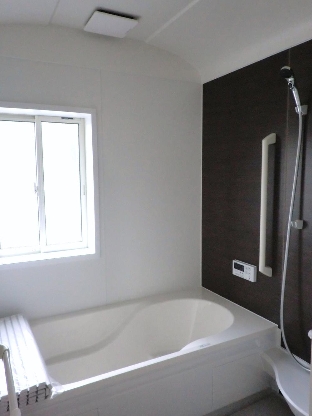Same specifications photo (bathroom)