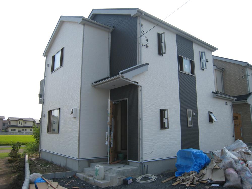 Local appearance photo. 3 Building Local Photos