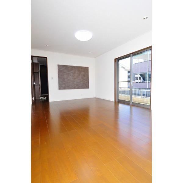 Living. The company construction cases