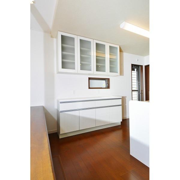 Kitchen. The company construction cases