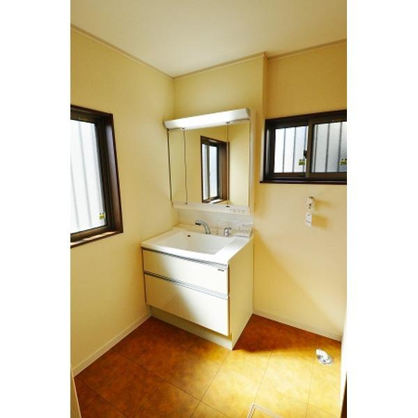 Wash basin, toilet. The company construction cases