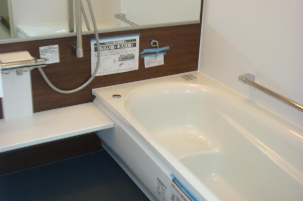 Bathroom. It is a bath of feeling good Hitotsubo.  Indoor (11 May 2013) Shooting