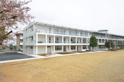 Primary school. 800m to Ota City Kyuhaku Elementary School