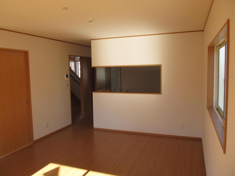 Same specifications photos (living). Also with shutter shutters to sweep spacious living room of happy 16 quires