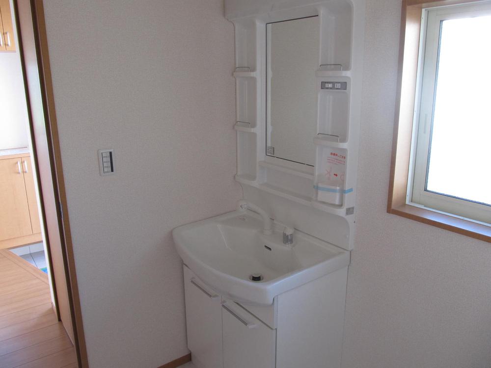 Same specifications photos (Other introspection). Shampoo dresser adopted height also 800mm There is a large capacity bowl shape cleansing also in pursuit of ease-of-use shampoo also in a comfortable position