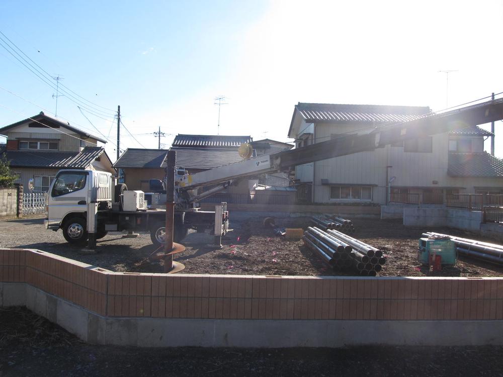 Local photos, including front road. It is the corner of a quiet residential area