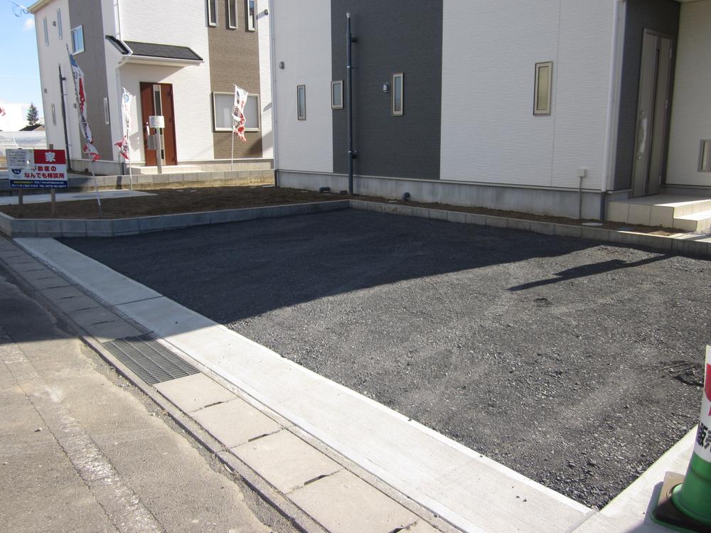 Parking lot. Local (12 May 2013) Shooting