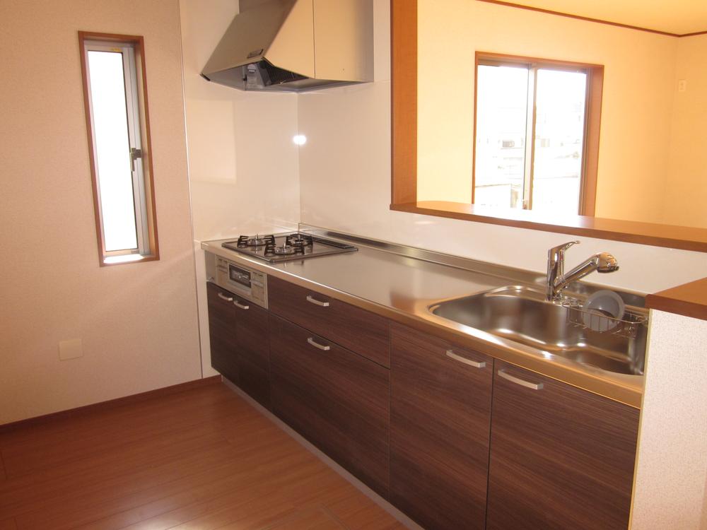 Kitchen. Indoor (12 May 2013) Shooting