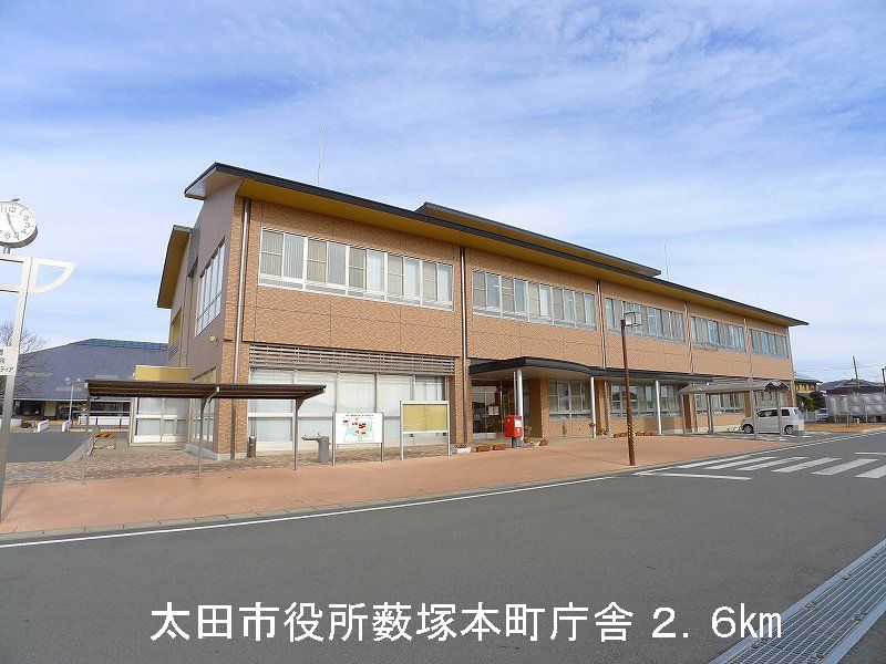Government office. Ota City Hall 2600m to Yabuzukahon the town government office building (office)