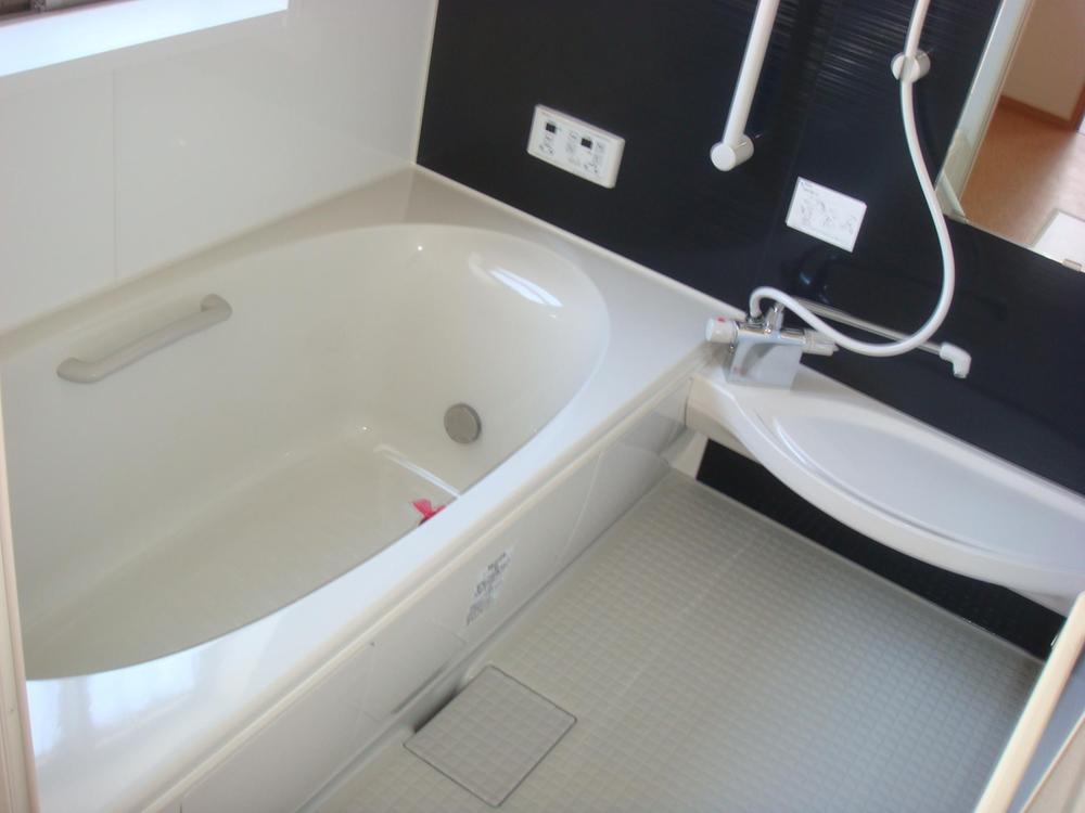 Same specifications photo (bathroom). The company construction cases
