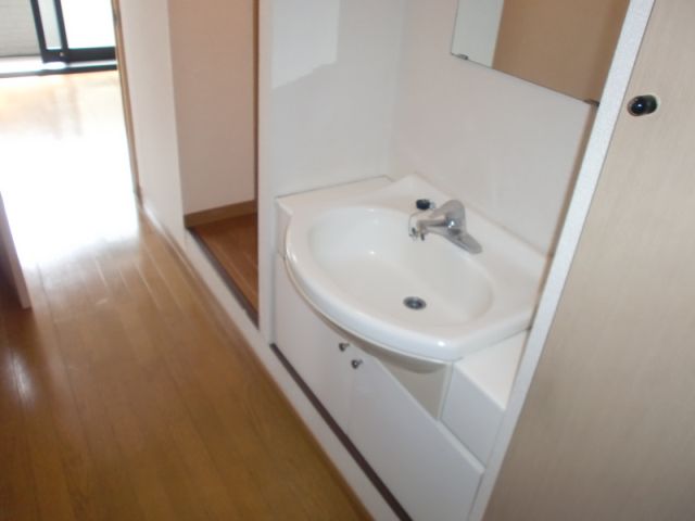 Washroom. With a wash basin, Also you can have the room in the morning ready. 