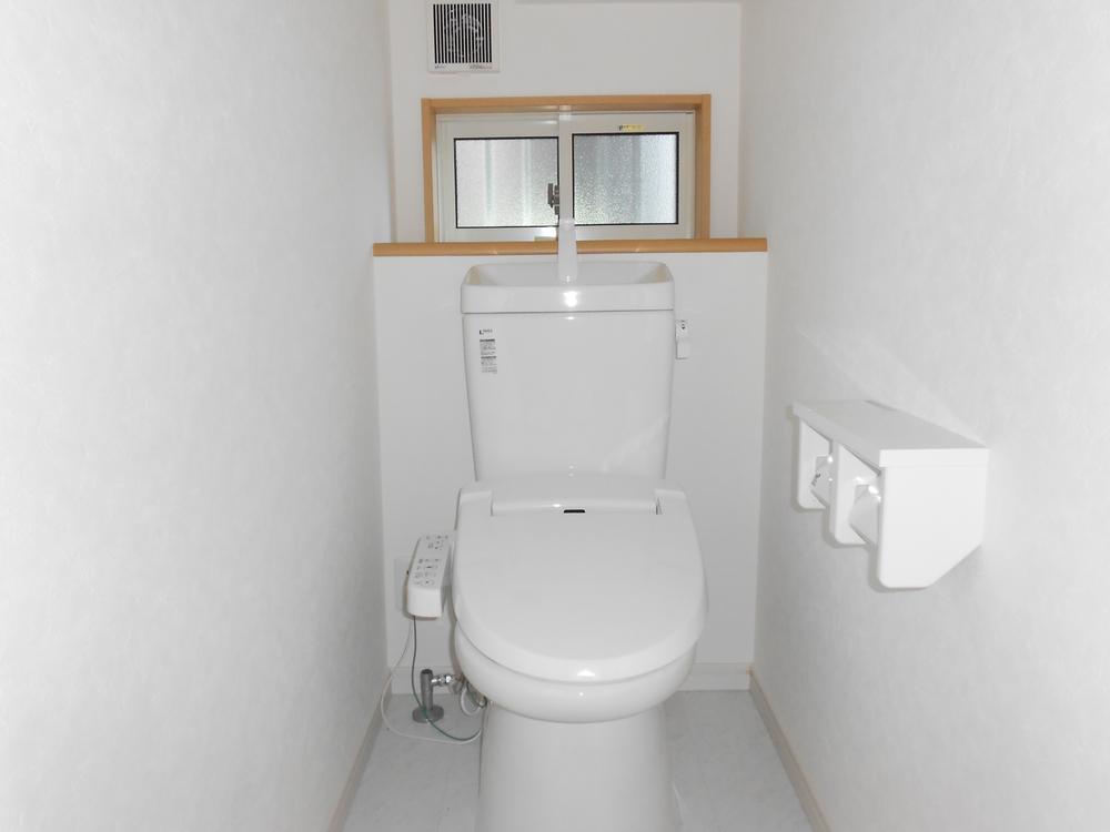 Toilet. 1.2F is Washlet. 