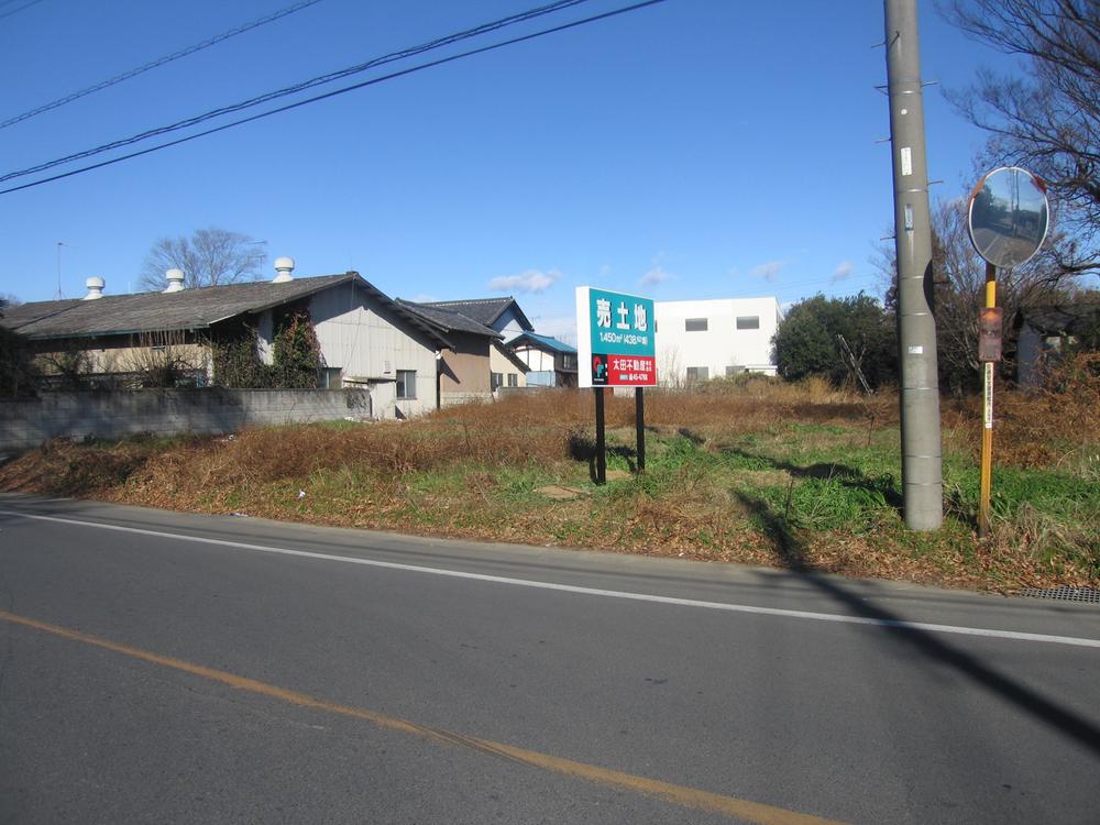 Local photos, including front road. Local (12 May 2013) Shooting